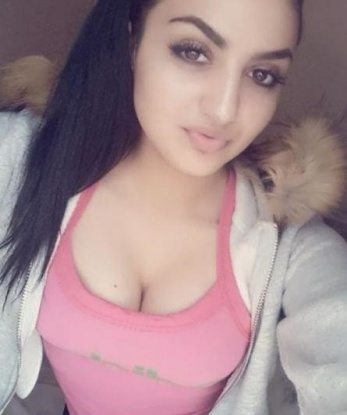 Соблазнительная блондинка с огненными глазами приглашает в гости на встречу, которая запомнится на всю жизнь. Сладкая интимная атмосфера и незабываемые моменты ждут именно тебя! 9289, 25 лет